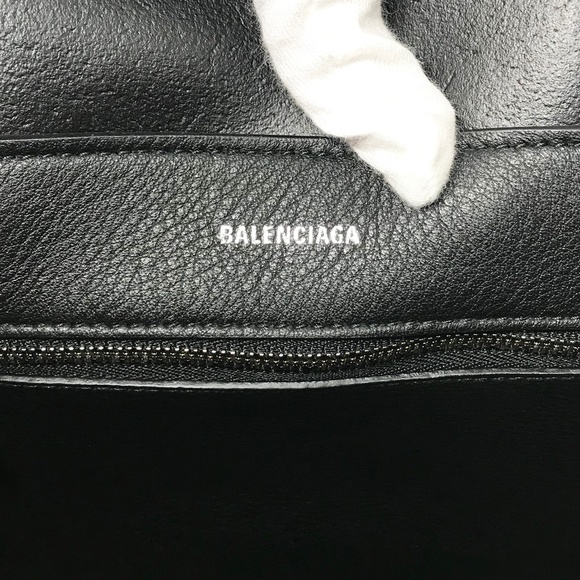 Balenciaga Extra-Small Everyday Leather Logo Tote - Picture 7 of 7